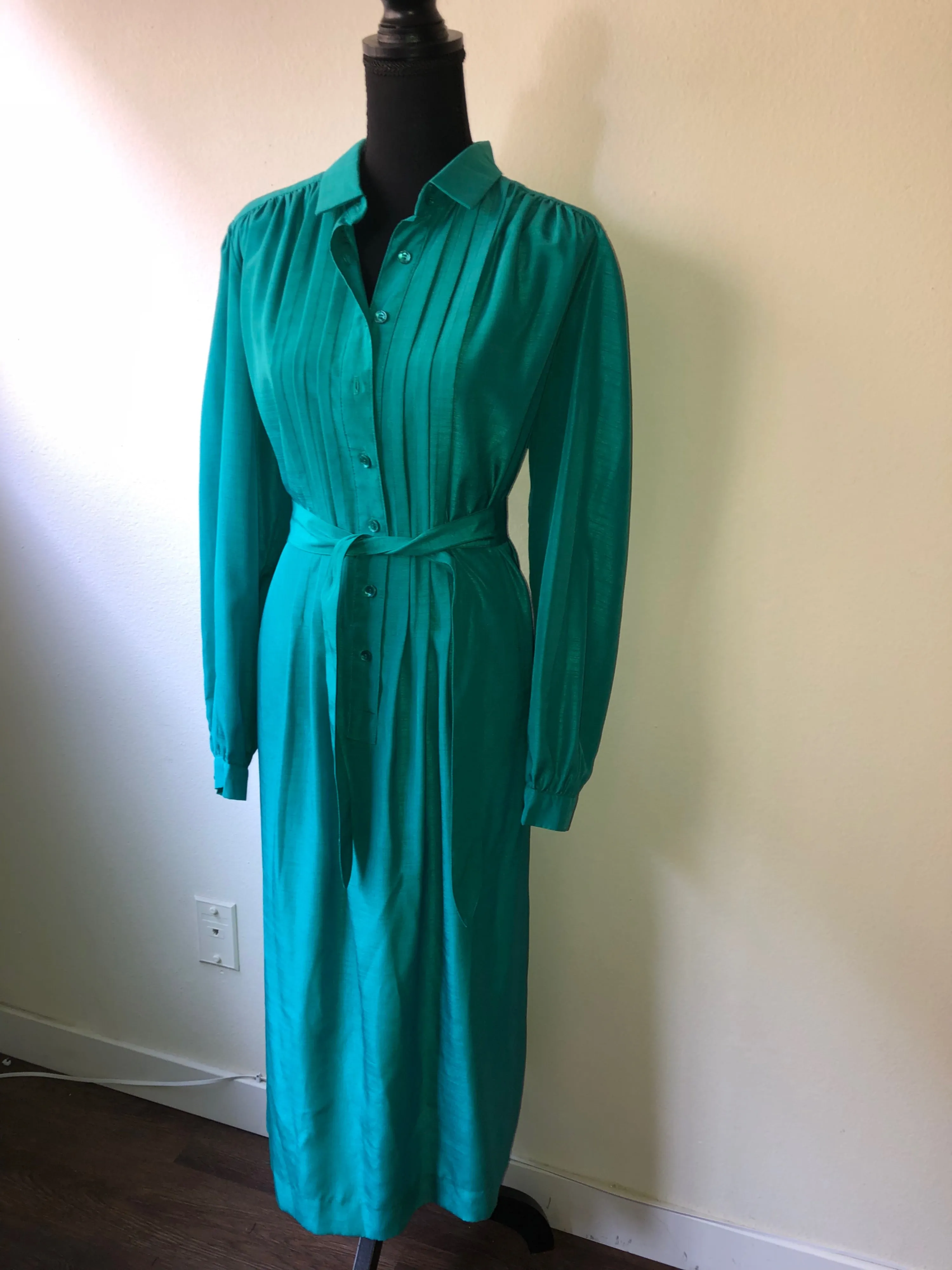 '70’s ILGWU Green Pleated Shirtwaist Dress with Tie Belt by Schrader Sport