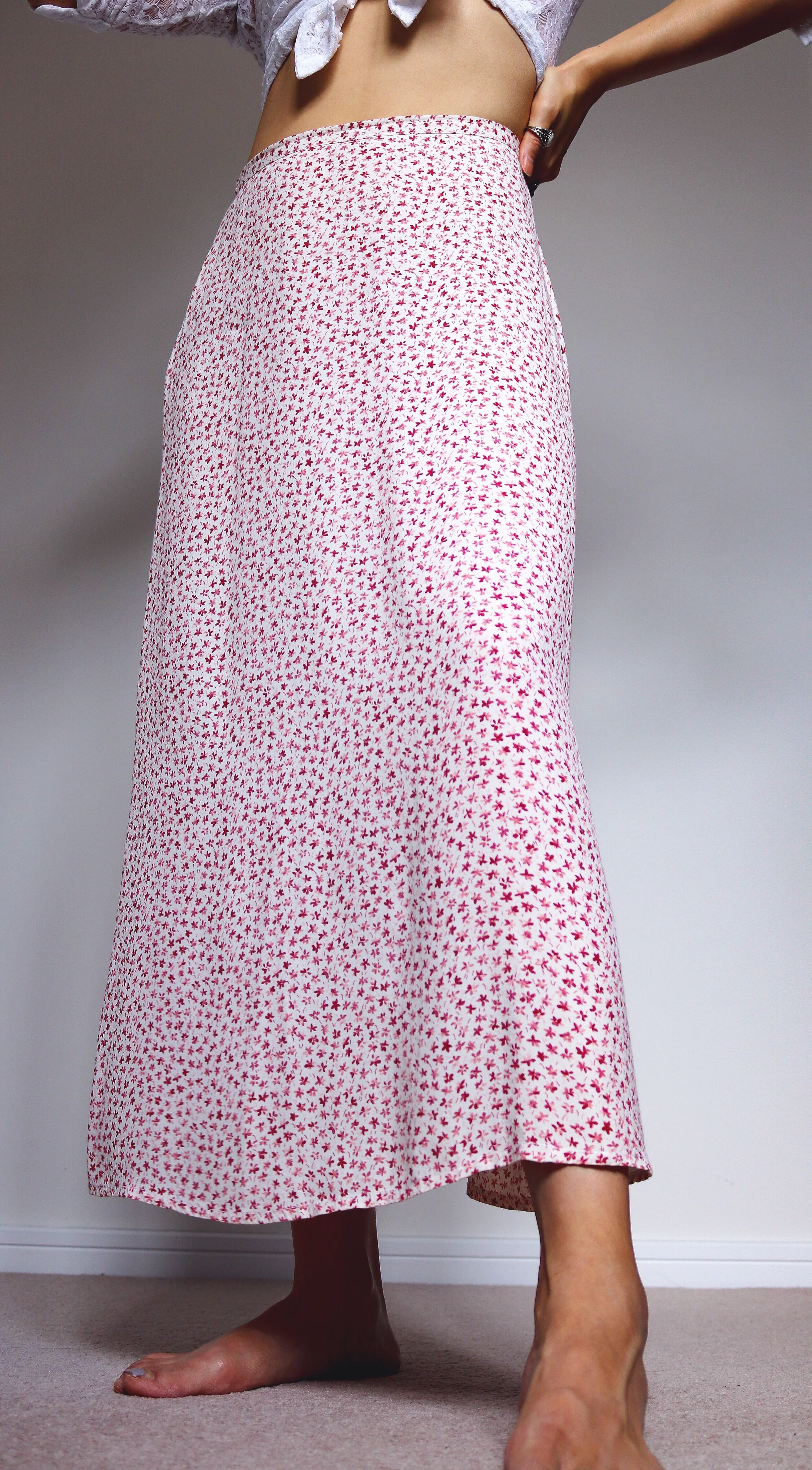 90S Y2K  VINTAGE FLORAL MIDI SKIRT