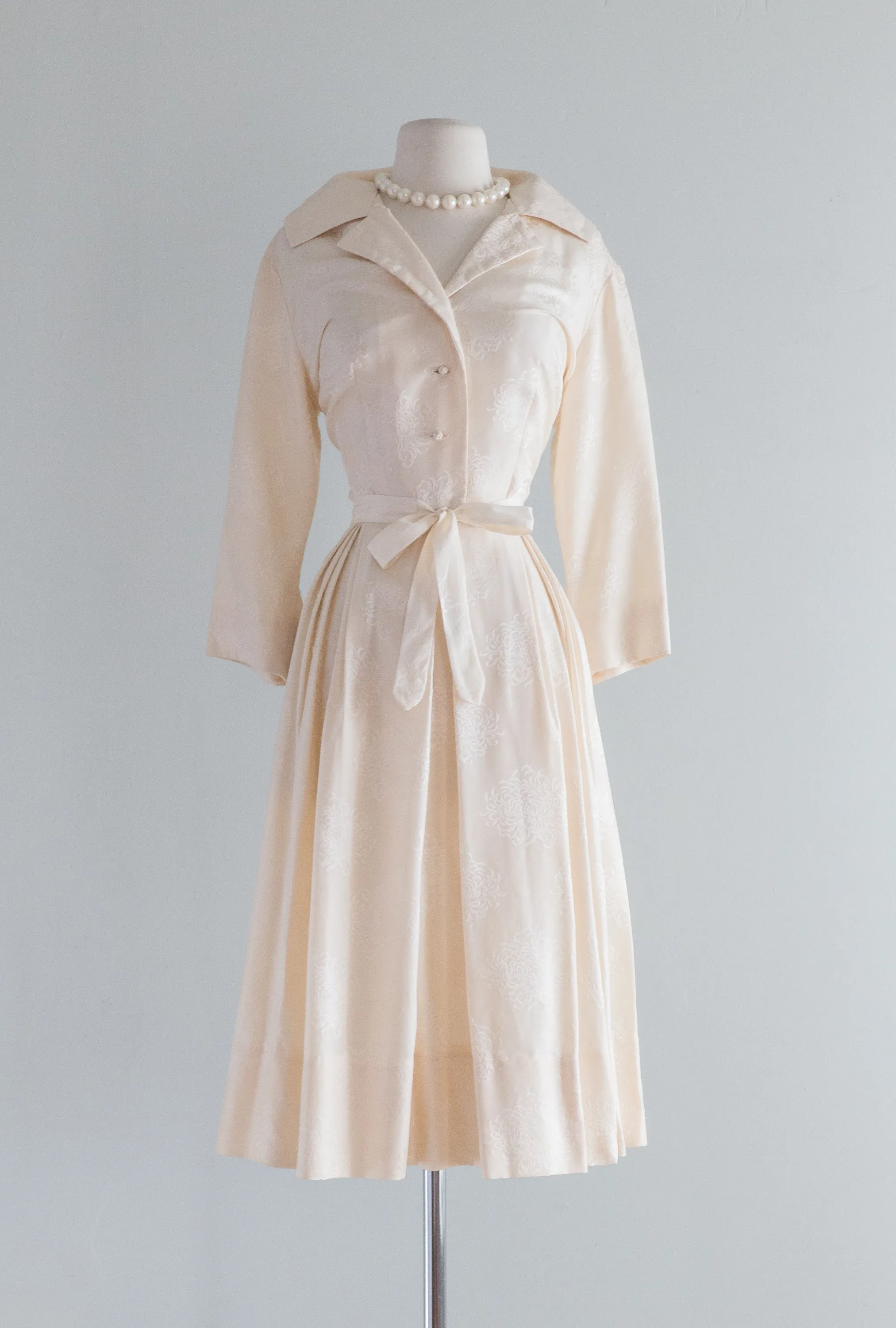Beautiful 1950's Ivory Silk Shirtwaist Pleated Dress / ML