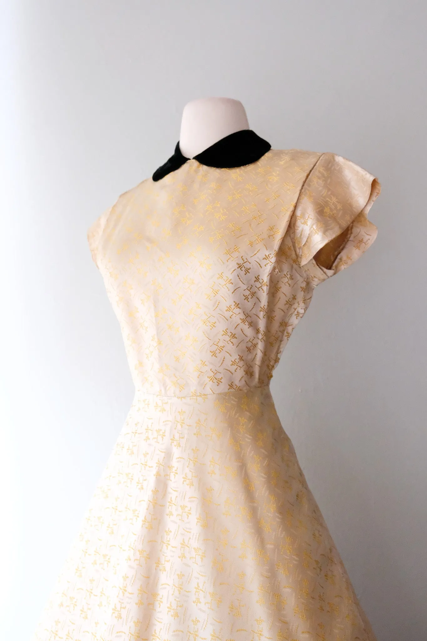 Darling 1950's Black & Gold Brocade Party Dress / Sz S