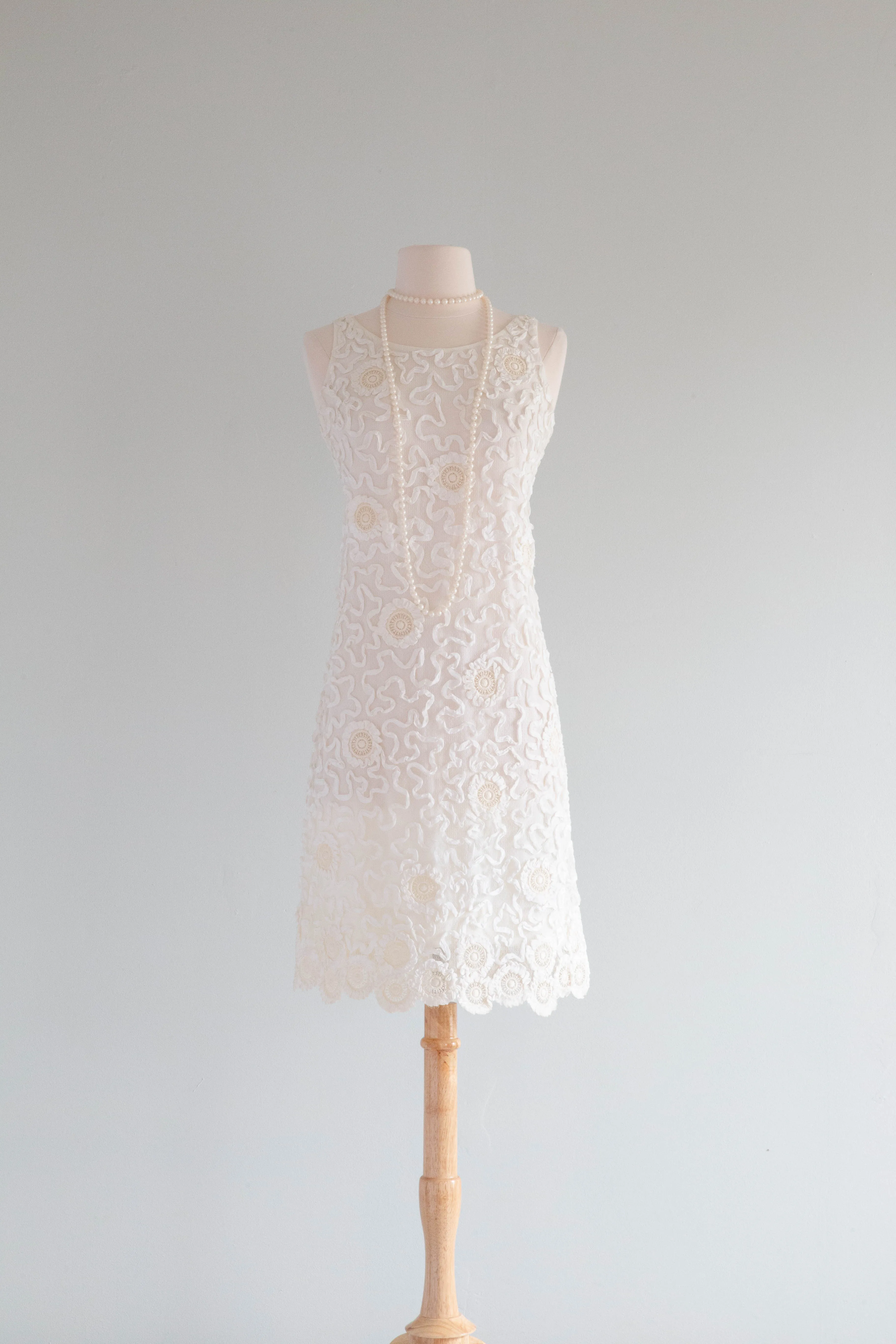Darling 1960's Ivory Lace & Soutache Shift Dress / SM