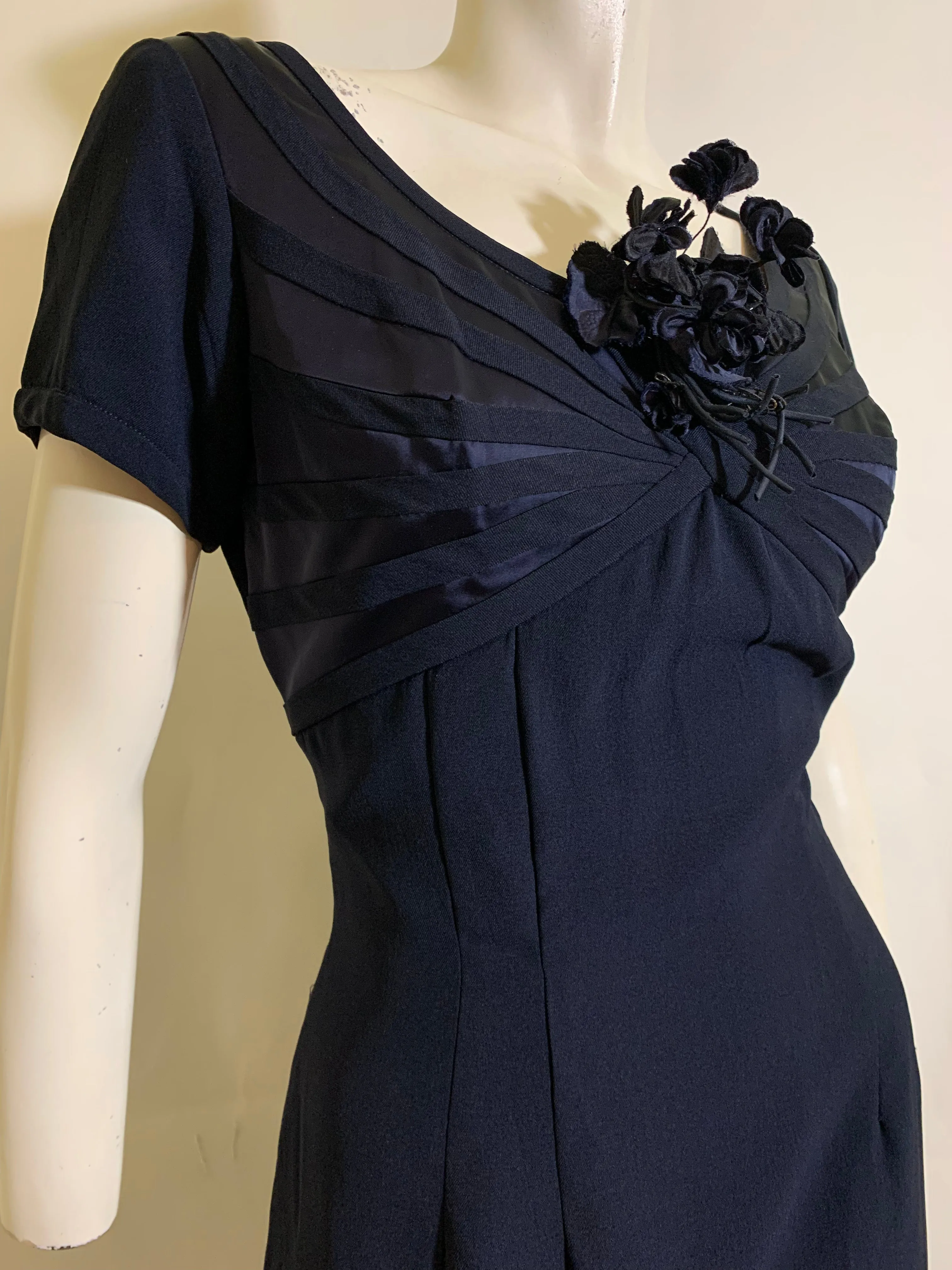 Floral Corsage Trimmed Sunburst Seamed Blue Wiggle circa 1950s