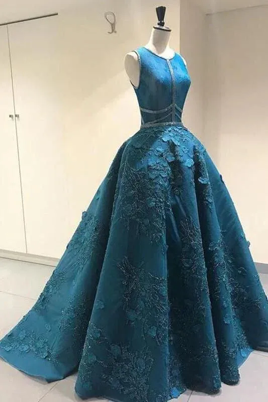 Formal Women's Dresses Vintage Lace Appliques Ball Gown Scoop Long Open Back with Pockets Prom Dresses Prom Dresses Stores