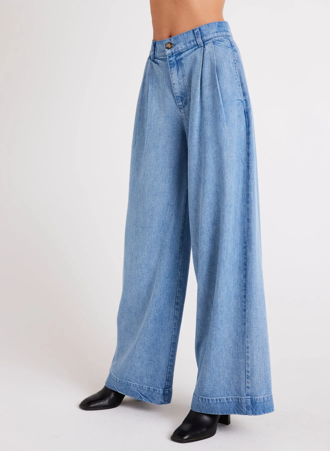 Greta Pleated Wide Leg Trouser - Vintage Horizon Wash