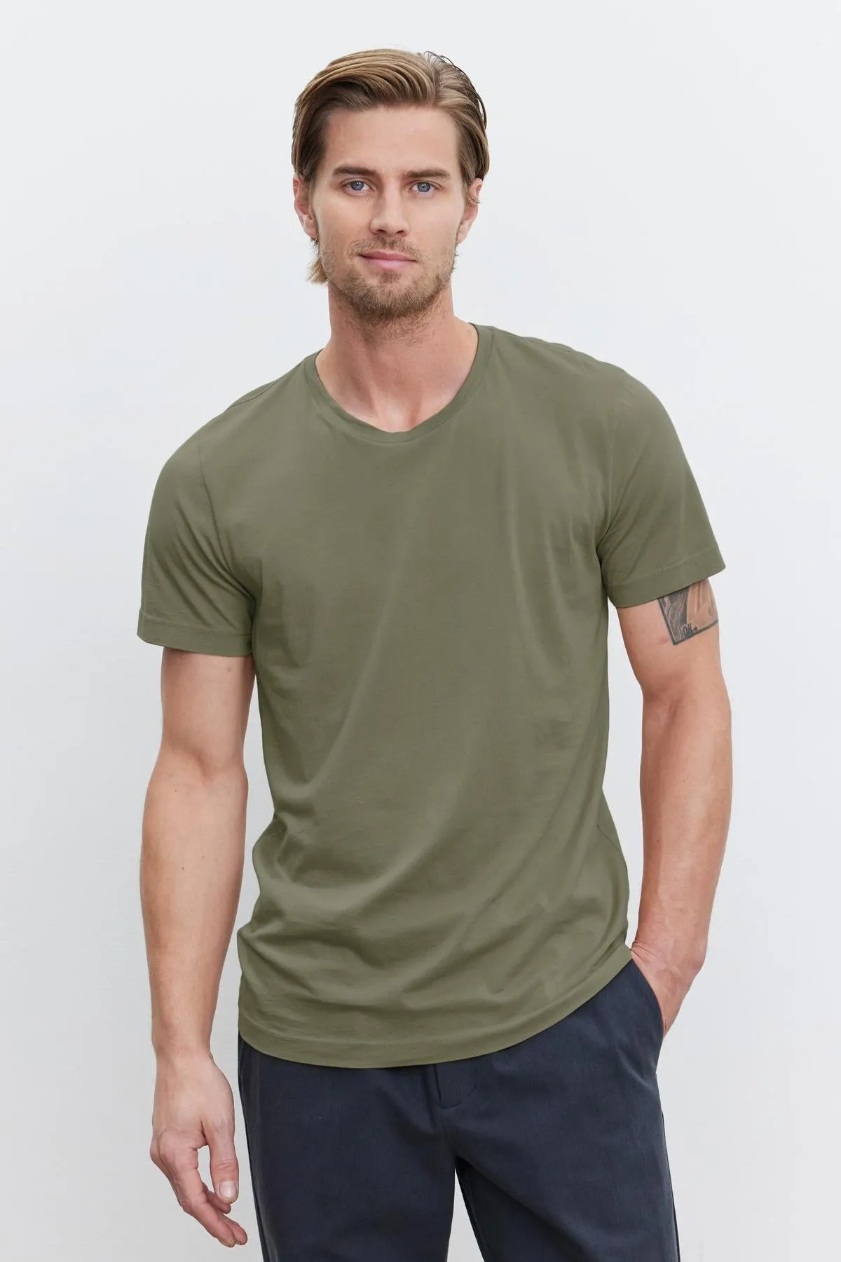 HOWARD TEE