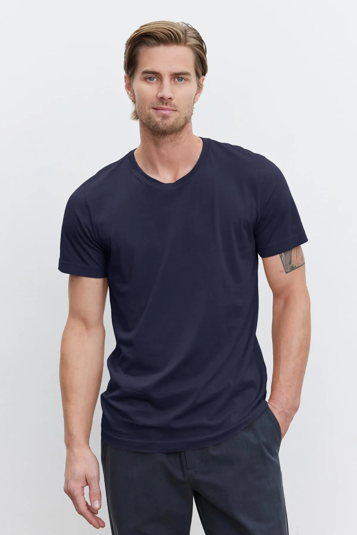 HOWARD TEE