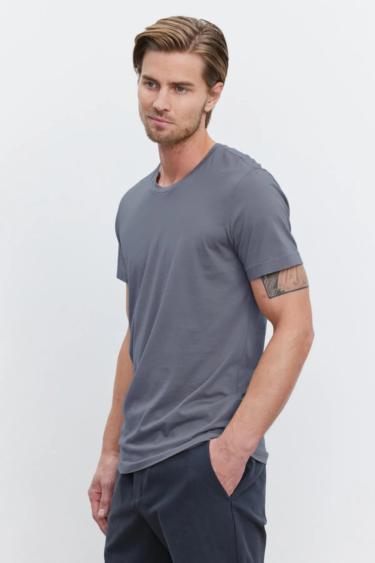 HOWARD TEE