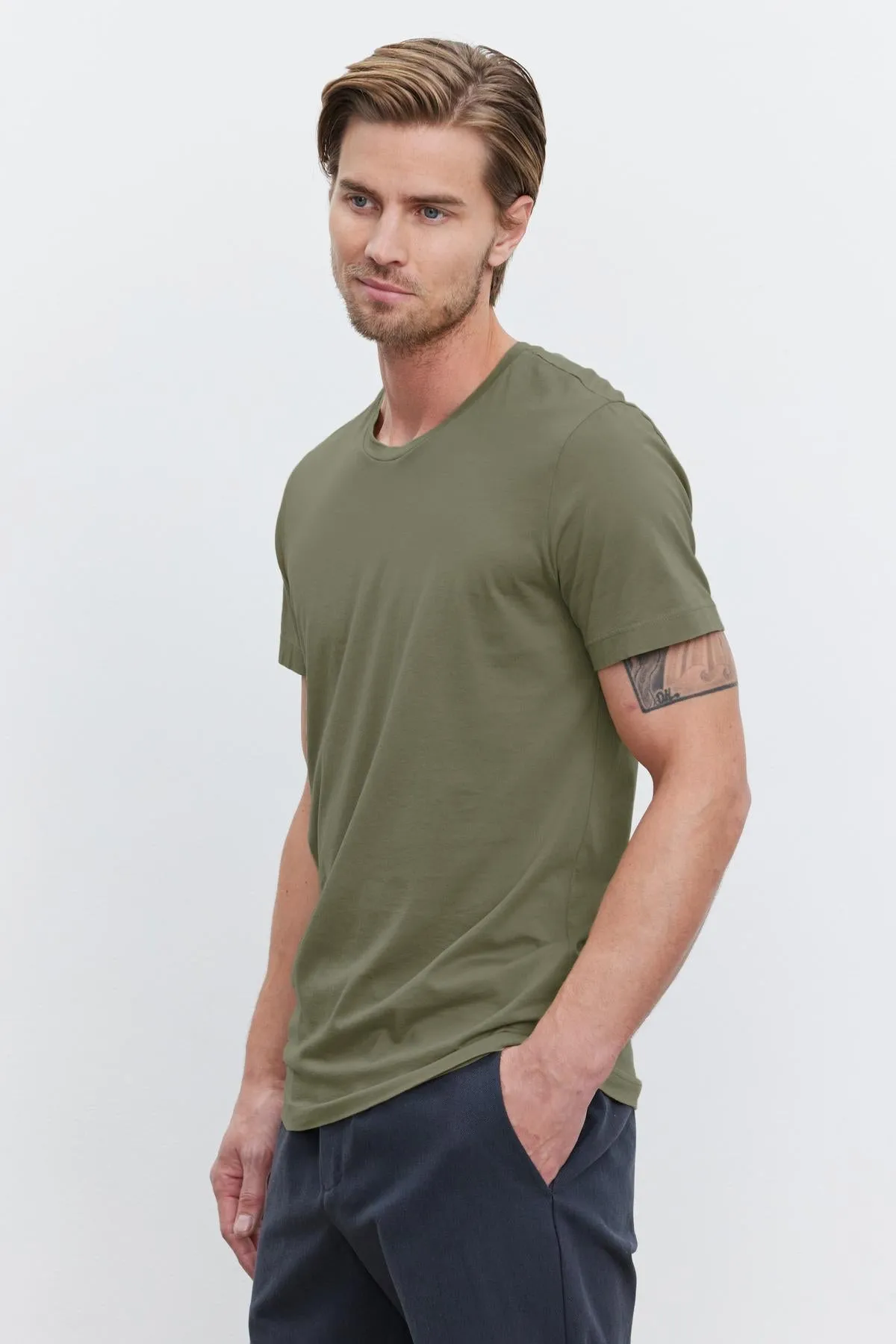 HOWARD TEE