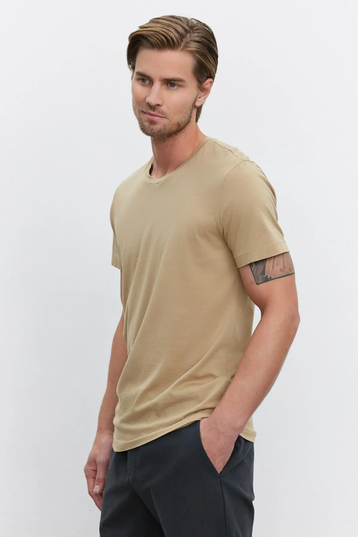 HOWARD TEE