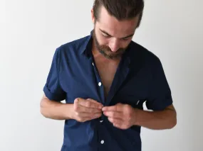 INBETWEEN DAYS. SHORTSLEEVE INDIGO.