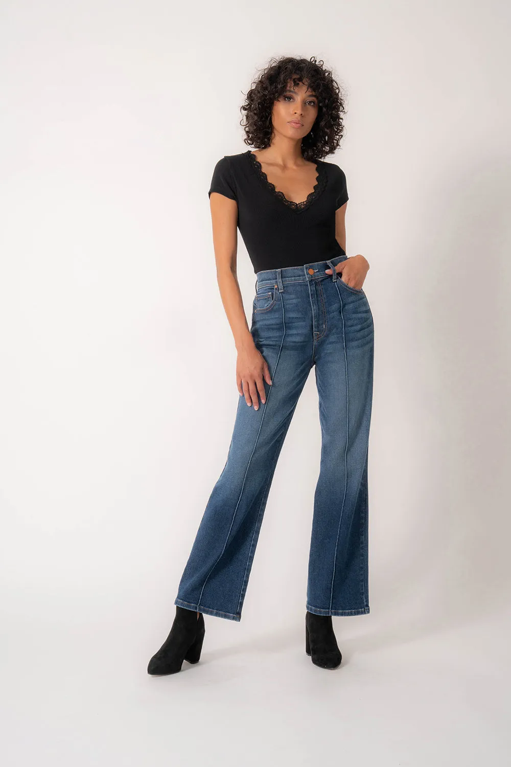 Naomi Pinktuck Kick Flare