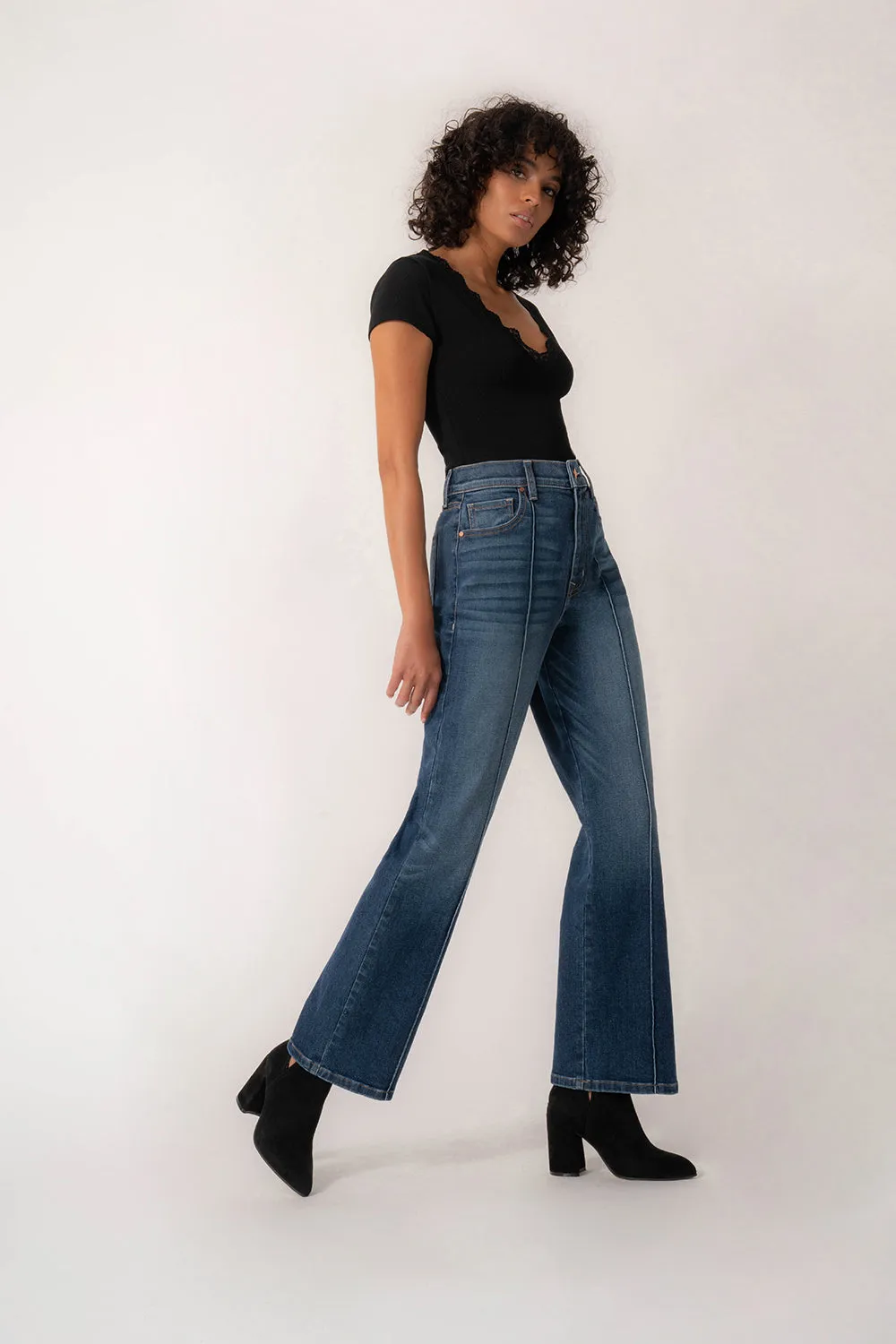 Naomi Pinktuck Kick Flare