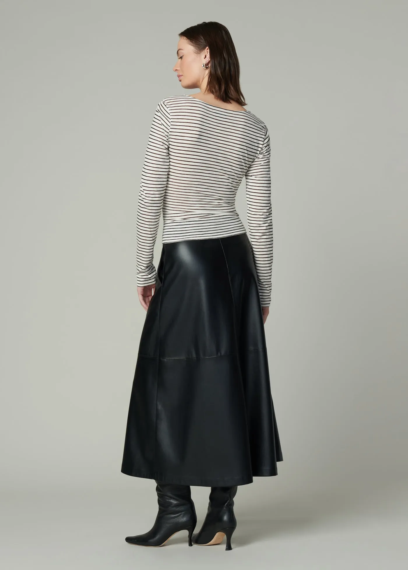 THE AVA STRIPE TWISTED V NECK TOP