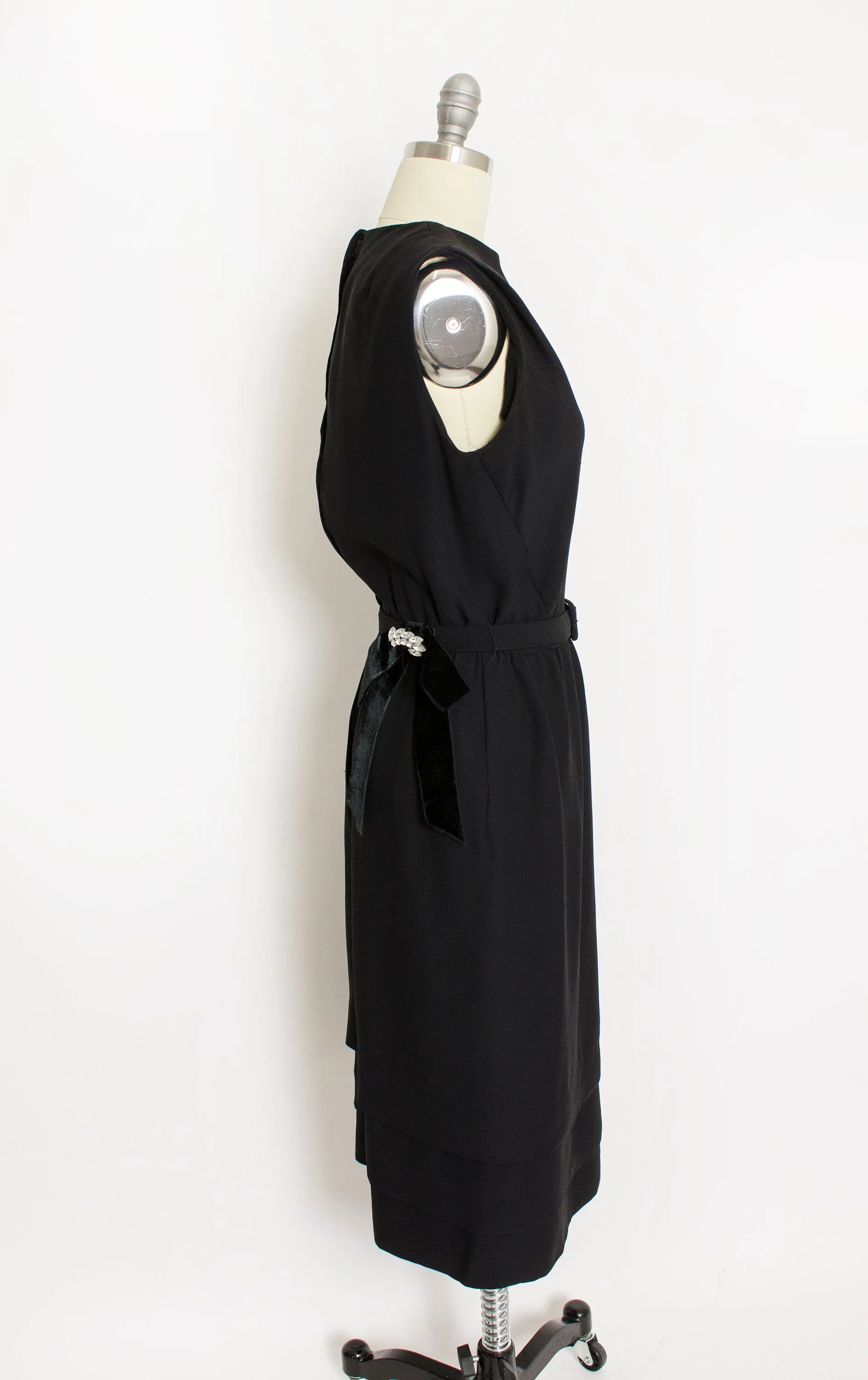 Vintage 1960s Dress Black Crepe Sleeveless Cocktail 60s Small S