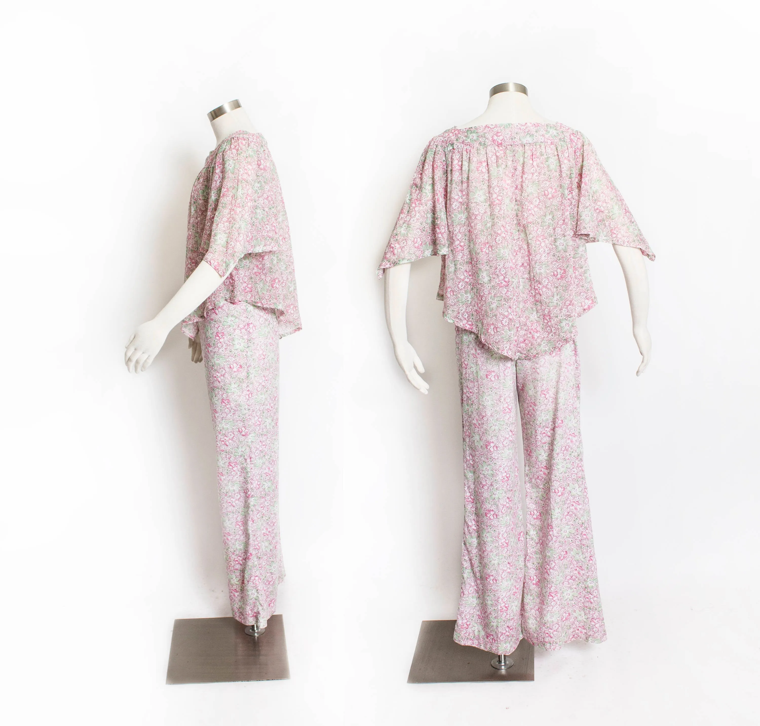 Vintage 1970s Ensemble Cotton Floral Pink Green Pants Boho Blouse Set Small