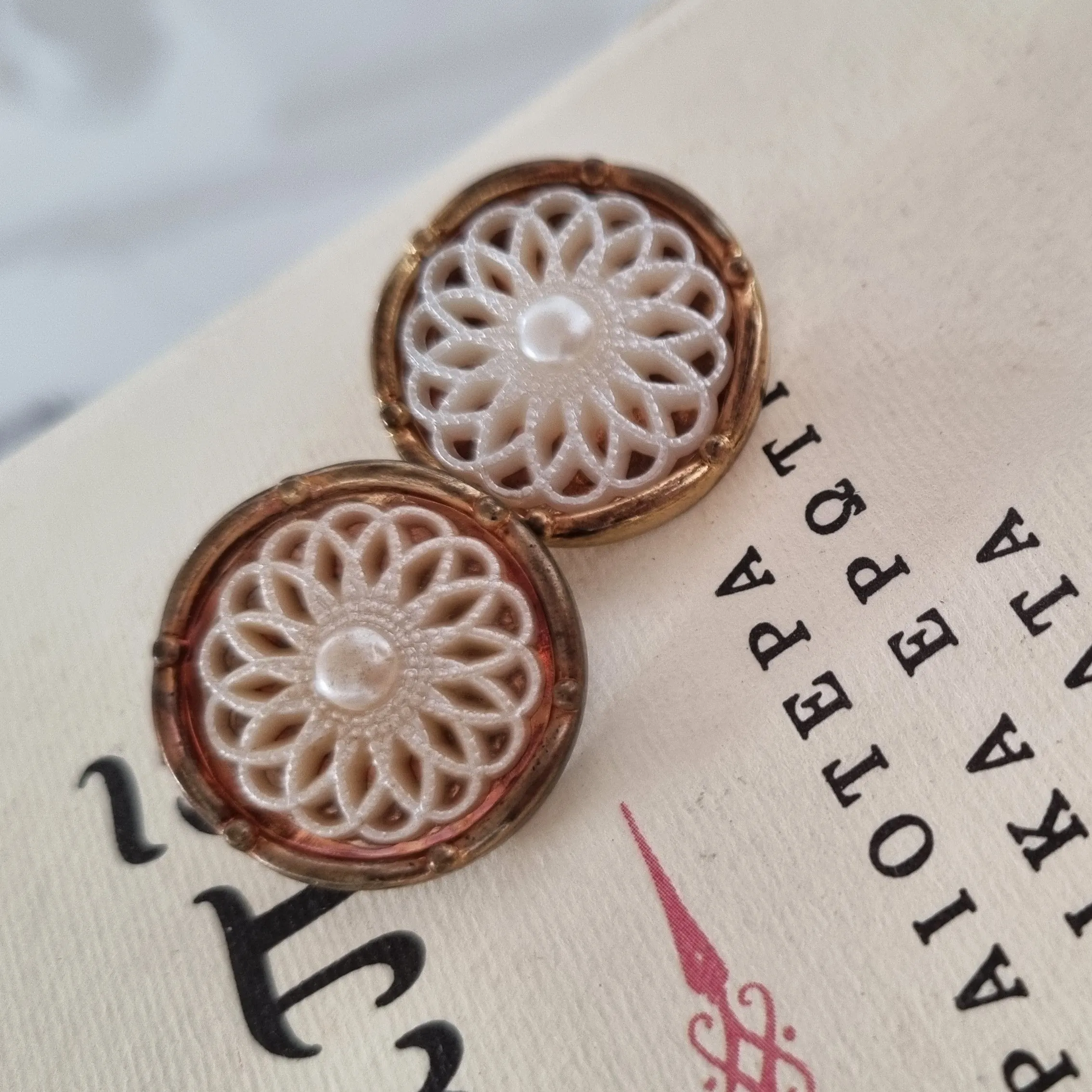 Vintage earrings - Pearly
